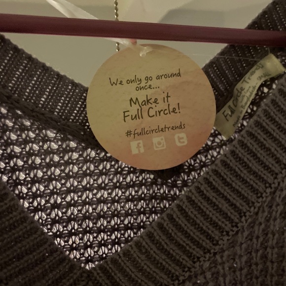 full circle trends crop sweater! - Picture 2 of 3